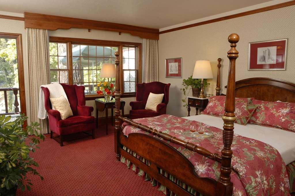 Benbow Historic Inn Гарбервилл Номер фото